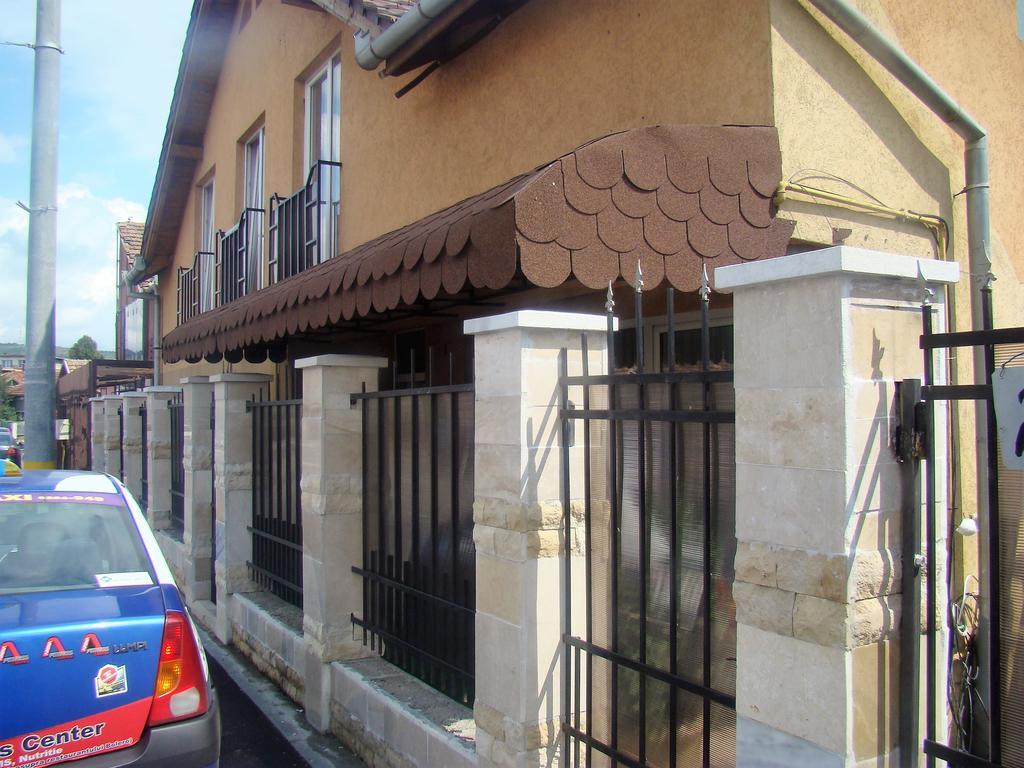 Guest House Andrei Cluj-Napoca Extérieur photo
