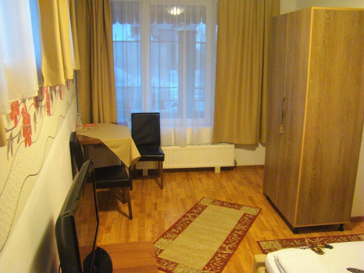 Guest House Andrei Cluj-Napoca Extérieur photo